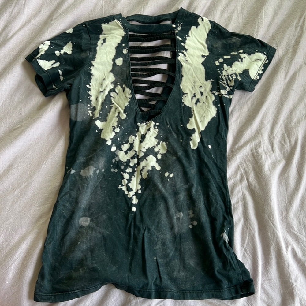 Grungy t